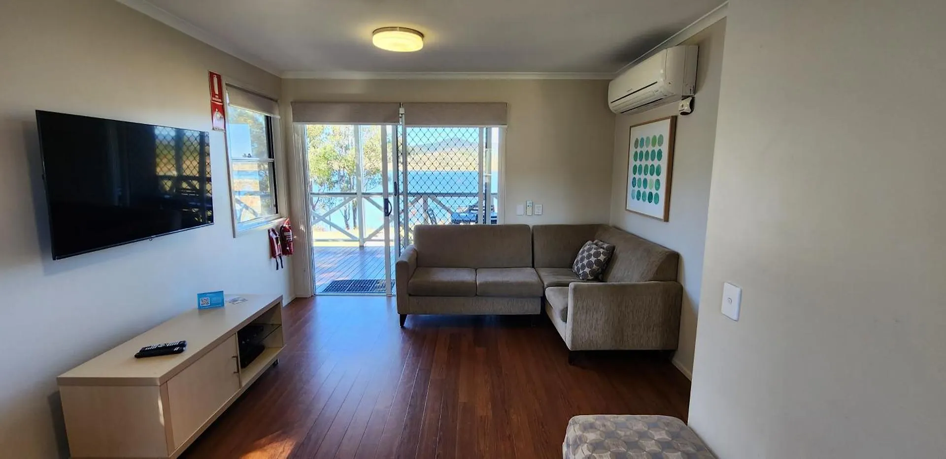 ***  Lake Somerset Holiday Park Kilcoy Australia